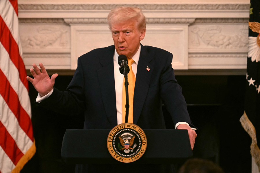 Trump diz que Ucrânia não tem 'nenhuma carta' para negociações com a Rússia