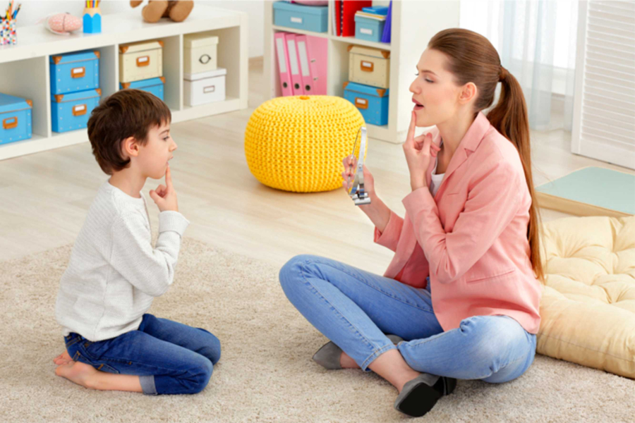 Meu filho fala pouco ou fala errado? Especialista explica quando atraso de fala deve preocupar